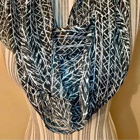 Infinity Scarf Black White Pattern OS Kohl’s Liteweight SemiSheer Gorgeous - Picture 3 of 11